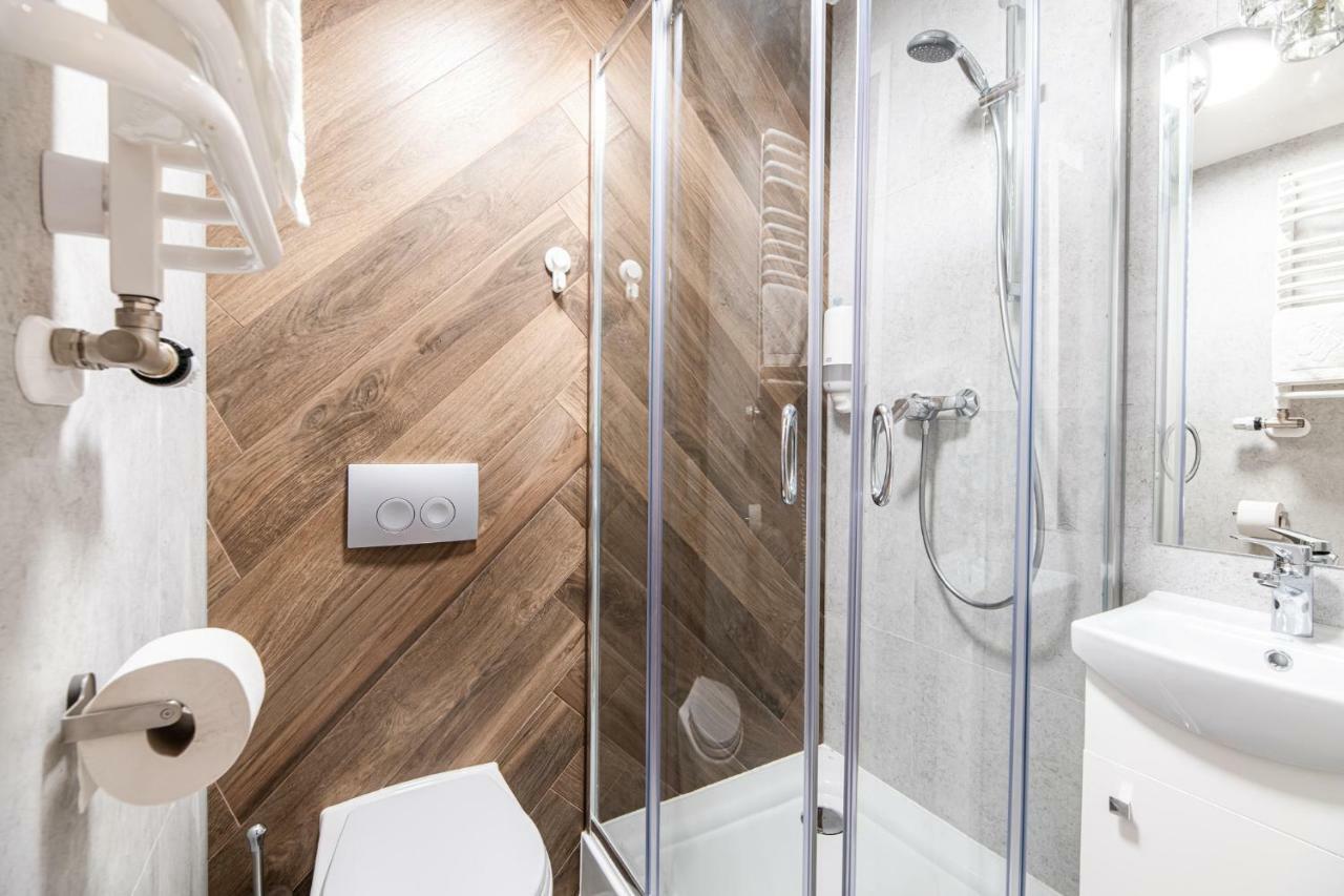 Lubomirskiego 23 Residence - Great Location, 10 Min To Main Square By Foot, Right Next To Main Rail And Bus Station Krakow Exterior photo