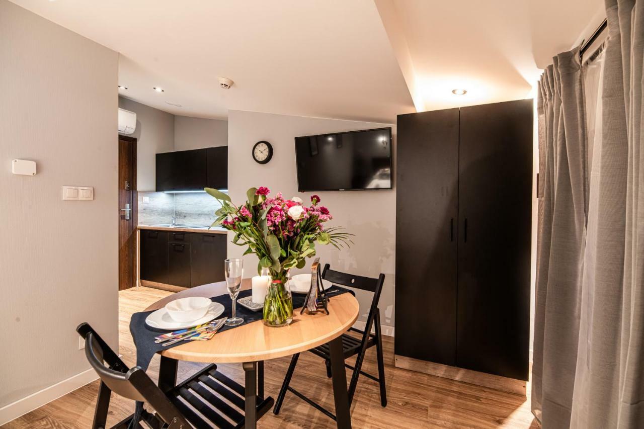 Lubomirskiego 23 Residence - Great Location, 10 Min To Main Square By Foot, Right Next To Main Rail And Bus Station Krakow Exterior photo