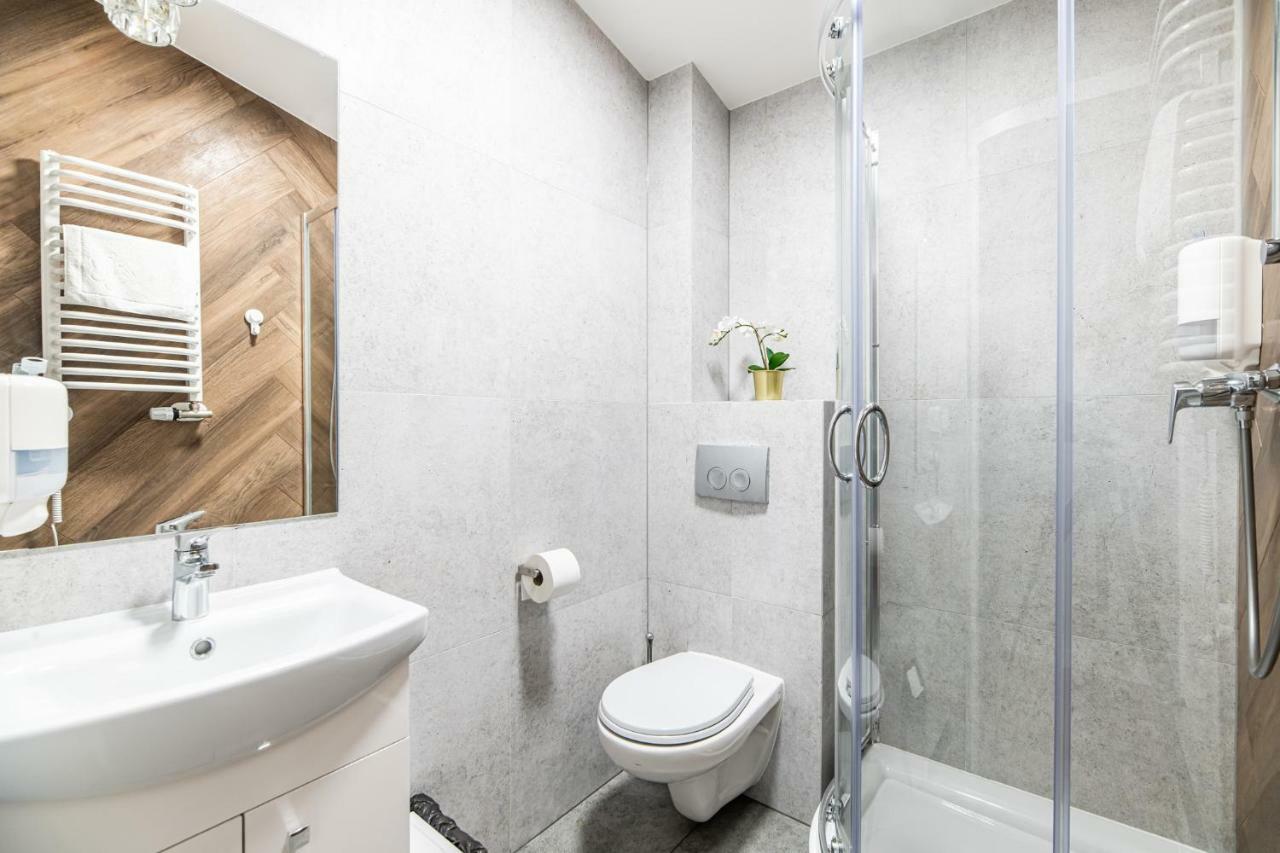 Lubomirskiego 23 Residence - Great Location, 10 Min To Main Square By Foot, Right Next To Main Rail And Bus Station Krakow Exterior photo